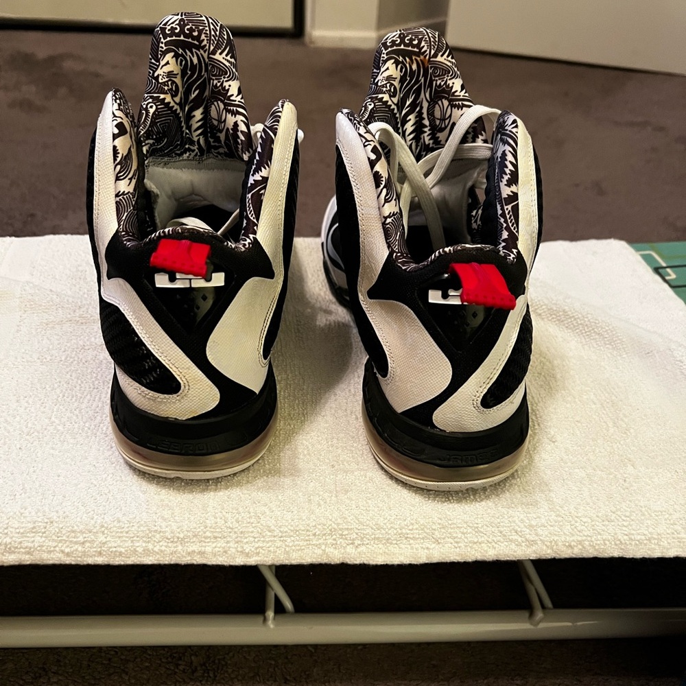 Nike LeBron 9 Freegums. Size 12. Preowned - Picture 3 of 6